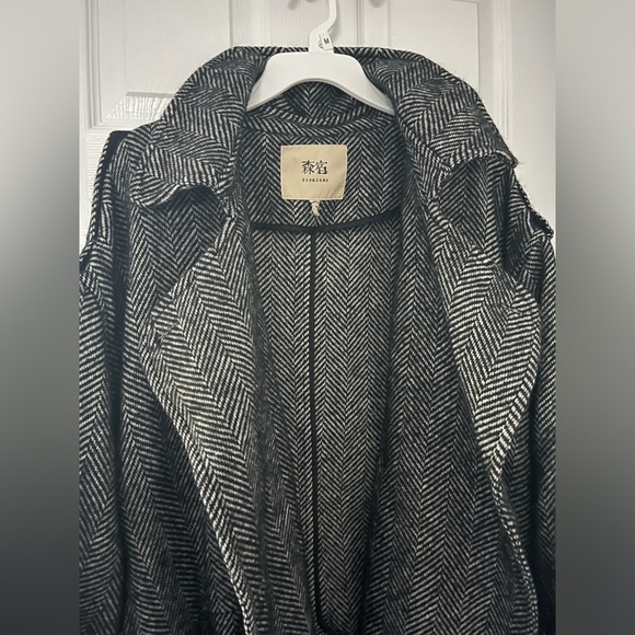 2X black and white striped trench coat - Picture 3 of 9